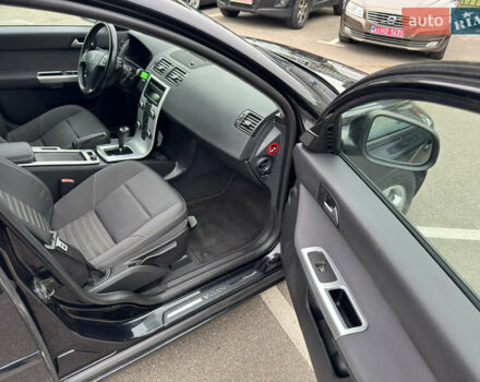 Черный Вольво В50, объемом двигателя 2 л и пробегом 213 тыс. км за 11000 $, фото 23 на Automoto.ua