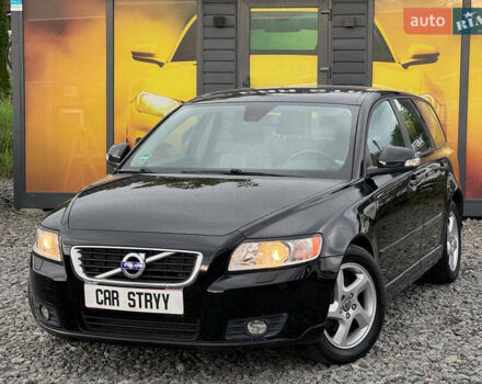 Черный Вольво В50, объемом двигателя 1.6 л и пробегом 226 тыс. км за 8600 $, фото 1 на Automoto.ua