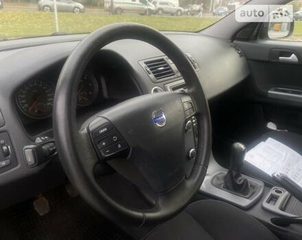 Черный Вольво В50, объемом двигателя 1.6 л и пробегом 180 тыс. км за 8700 $, фото 23 на Automoto.ua