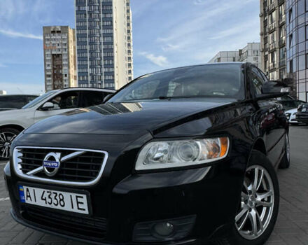 Черный Вольво В50, объемом двигателя 1.6 л и пробегом 316 тыс. км за 7299 $, фото 1 на Automoto.ua