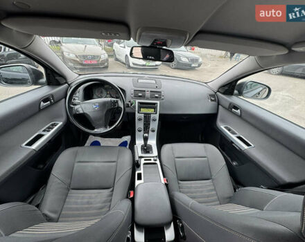 Черный Вольво В50, объемом двигателя 2 л и пробегом 213 тыс. км за 11000 $, фото 32 на Automoto.ua