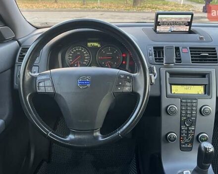 Черный Вольво В50, объемом двигателя 1.56 л и пробегом 243 тыс. км за 8200 $, фото 16 на Automoto.ua