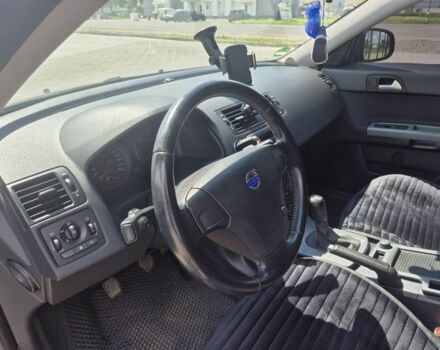 Черный Вольво В50, объемом двигателя 1.6 л и пробегом 246 тыс. км за 8100 $, фото 4 на Automoto.ua
