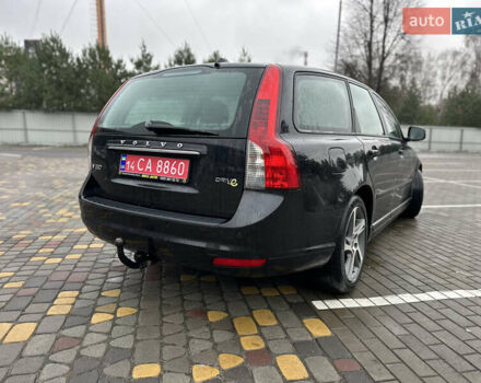 Черный Вольво В50, объемом двигателя 1.6 л и пробегом 232 тыс. км за 9450 $, фото 4 на Automoto.ua