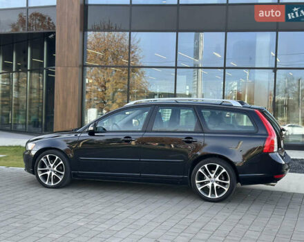 Чорний Вольво V50, об'ємом двигуна 2 л та пробігом 262 тис. км за 9850 $, фото 4 на Automoto.ua
