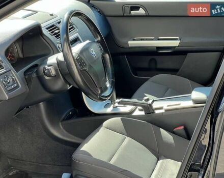 Чорний Вольво V50, об'ємом двигуна 2 л та пробігом 246 тис. км за 7590 $, фото 8 на Automoto.ua