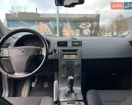 Черный Вольво В50, объемом двигателя 2 л и пробегом 279 тыс. км за 8750 $, фото 35 на Automoto.ua