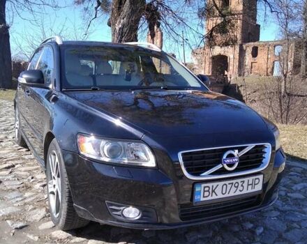 Черный Вольво В50, объемом двигателя 1.6 л и пробегом 186 тыс. км за 9000 $, фото 2 на Automoto.ua