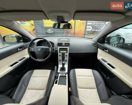 Вольво В50 2011 в Стрые на Automoto.ua Черный Вольво В50, объемом двигателя 1.6 л и пробегом 230 тыс. км за 8250 $, фото 4 на Automoto.ua