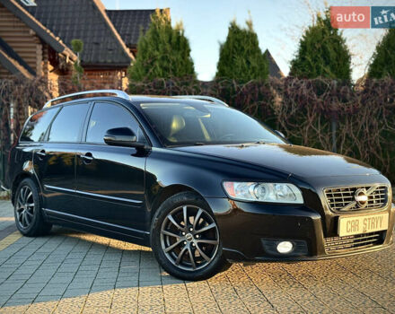 Черный Вольво В50, объемом двигателя 1.6 л и пробегом 259 тыс. км за 7800 $, фото 1 на Automoto.ua