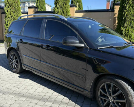 Черный Вольво В50, объемом двигателя 1.56 л и пробегом 257 тыс. км за 8150 $, фото 3 на Automoto.ua