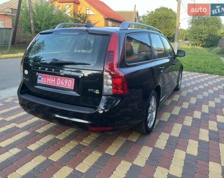 Черный Вольво В50, объемом двигателя 1.6 л и пробегом 237 тыс. км за 9100 $, фото 4 на Automoto.ua