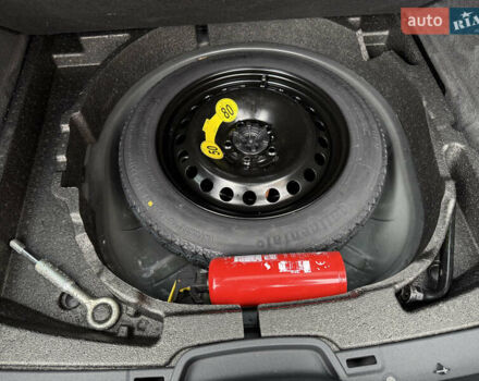 Черный Вольво В50, объемом двигателя 1.6 л и пробегом 244 тыс. км за 8850 $, фото 99 на Automoto.ua