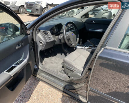 Чорний Вольво V50, об'ємом двигуна 2 л та пробігом 215 тис. км за 8300 $, фото 10 на Automoto.ua