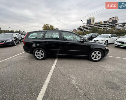 Черный Вольво В50, объемом двигателя 2 л и пробегом 200 тыс. км за 11300 $, фото 50 на Automoto.ua