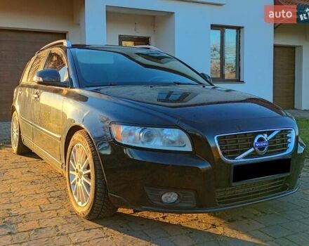 Черный Вольво В50, объемом двигателя 1.56 л и пробегом 302 тыс. км за 7000 $, фото 1 на Automoto.ua