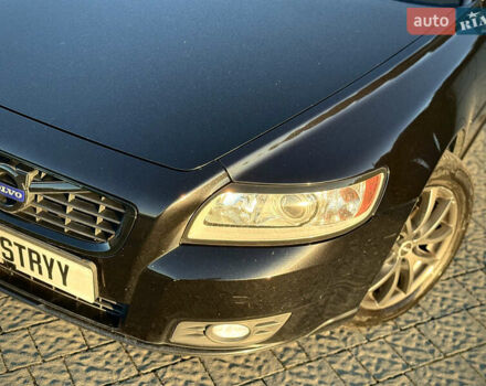 Черный Вольво В50, объемом двигателя 1.6 л и пробегом 259 тыс. км за 7800 $, фото 12 на Automoto.ua