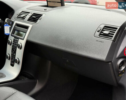 Черный Вольво В50, объемом двигателя 1.6 л и пробегом 244 тыс. км за 8850 $, фото 88 на Automoto.ua