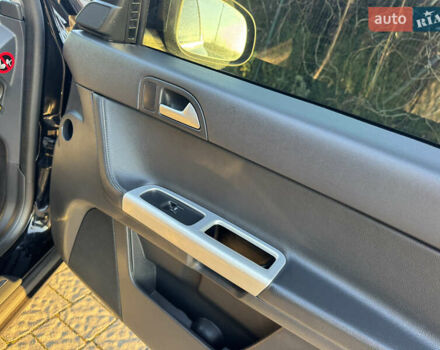 Черный Вольво В50, объемом двигателя 1.6 л и пробегом 259 тыс. км за 7800 $, фото 30 на Automoto.ua