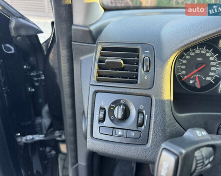 Черный Вольво В50, объемом двигателя 1.6 л и пробегом 259 тыс. км за 7800 $, фото 48 на Automoto.ua