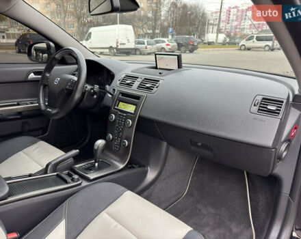 Черный Вольво В50, объемом двигателя 2 л и пробегом 167 тыс. км за 11700 $, фото 34 на Automoto.ua