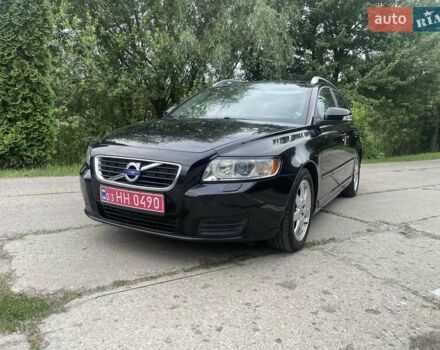 Черный Вольво В50, объемом двигателя 1.6 л и пробегом 231 тыс. км за 9350 $, фото 1 на Automoto.ua