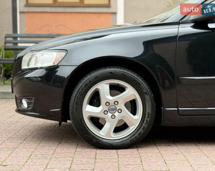 Черный Вольво В50, объемом двигателя 1.6 л и пробегом 244 тыс. км за 8850 $, фото 13 на Automoto.ua