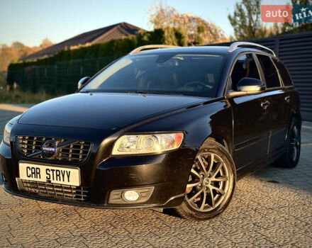 Черный Вольво В50, объемом двигателя 1.6 л и пробегом 259 тыс. км за 7800 $, фото 2 на Automoto.ua