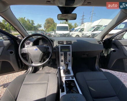 Чорний Вольво V50, об'ємом двигуна 2 л та пробігом 215 тис. км за 8300 $, фото 12 на Automoto.ua
