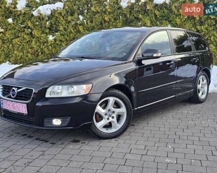 Черный Вольво В50, объемом двигателя 1.6 л и пробегом 192 тыс. км за 8599 $, фото 1 на Automoto.ua