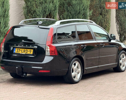 Черный Вольво В50, объемом двигателя 1.6 л и пробегом 244 тыс. км за 8850 $, фото 6 на Automoto.ua