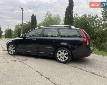 Черный Вольво В50, объемом двигателя 1.6 л и пробегом 231 тыс. км за 9350 $, фото 4 на Automoto.ua