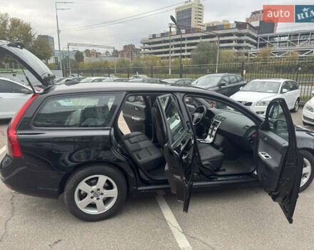 Черный Вольво В50, объемом двигателя 2 л и пробегом 200 тыс. км за 11300 $, фото 15 на Automoto.ua