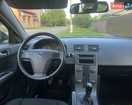 Черный Вольво В50, объемом двигателя 1.6 л и пробегом 237 тыс. км за 9100 $, фото 21 на Automoto.ua