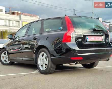 Черный Вольво В50, объемом двигателя 2 л и пробегом 200 тыс. км за 11300 $, фото 60 на Automoto.ua