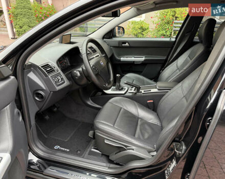 Черный Вольво В50, объемом двигателя 1.6 л и пробегом 244 тыс. км за 8850 $, фото 40 на Automoto.ua