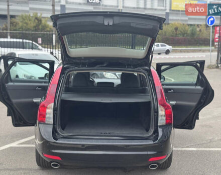 Черный Вольво В50, объемом двигателя 2 л и пробегом 200 тыс. км за 11300 $, фото 17 на Automoto.ua