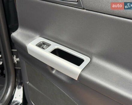 Черный Вольво В50, объемом двигателя 1.6 л и пробегом 244 тыс. км за 8850 $, фото 82 на Automoto.ua