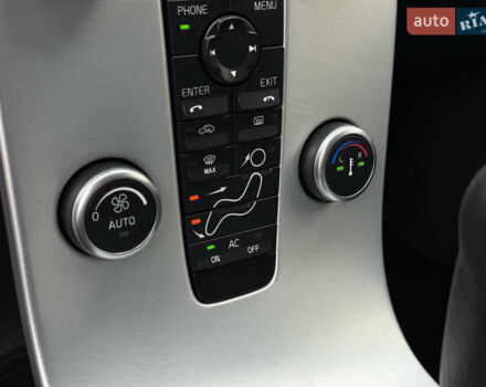 Черный Вольво В50, объемом двигателя 1.6 л и пробегом 244 тыс. км за 8850 $, фото 60 на Automoto.ua