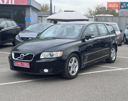 Черный Вольво В50, объемом двигателя 2 л и пробегом 200 тыс. км за 11300 $, фото 1 на Automoto.ua