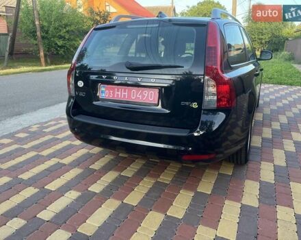 Черный Вольво В50, объемом двигателя 1.6 л и пробегом 237 тыс. км за 9100 $, фото 6 на Automoto.ua