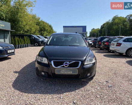 Черный Вольво В50, объемом двигателя 2 л и пробегом 215 тыс. км за 8400 $, фото 1 на Automoto.ua
