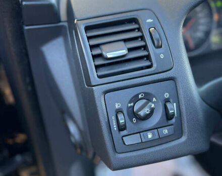 Черный Вольво В50, объемом двигателя 1.6 л и пробегом 228 тыс. км за 8999 $, фото 42 на Automoto.ua