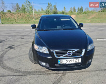 Черный Вольво В50, объемом двигателя 2 л и пробегом 218 тыс. км за 8900 $, фото 1 на Automoto.ua