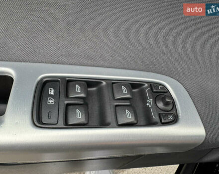 Черный Вольво В50, объемом двигателя 2 л и пробегом 200 тыс. км за 11300 $, фото 40 на Automoto.ua