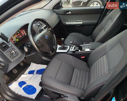 Черный Вольво В50, объемом двигателя 1.6 л и пробегом 189 тыс. км за 9100 $, фото 32 на Automoto.ua