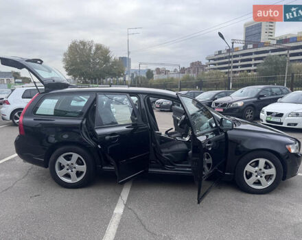 Черный Вольво В50, объемом двигателя 2 л и пробегом 200 тыс. км за 11300 $, фото 14 на Automoto.ua