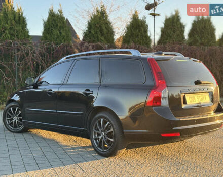 Черный Вольво В50, объемом двигателя 1.6 л и пробегом 259 тыс. км за 7800 $, фото 22 на Automoto.ua