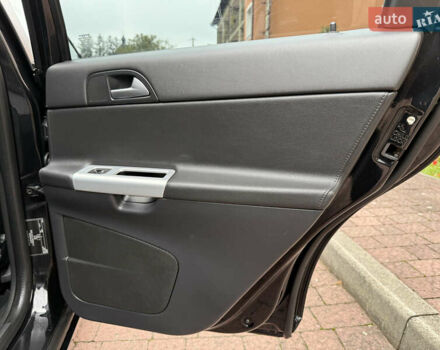 Черный Вольво В50, объемом двигателя 1.6 л и пробегом 244 тыс. км за 8850 $, фото 81 на Automoto.ua