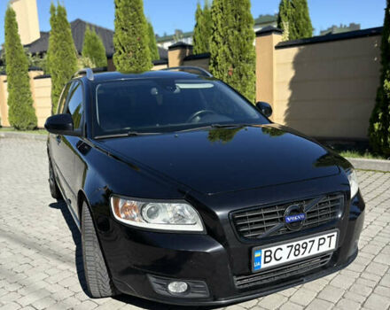 Черный Вольво В50, объемом двигателя 1.56 л и пробегом 257 тыс. км за 8150 $, фото 1 на Automoto.ua